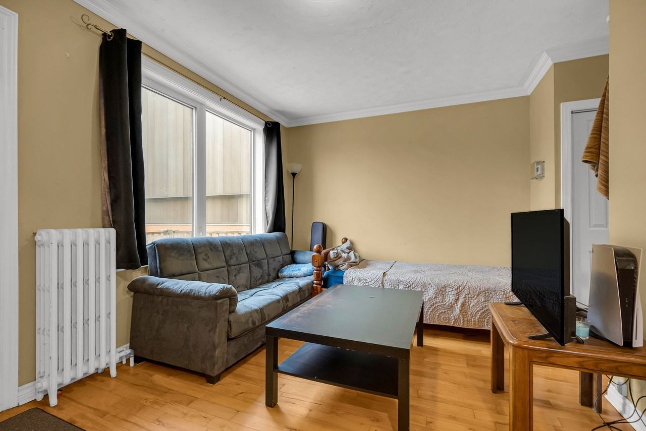 338 Nepean Street #4 - Photo 2 of 9
