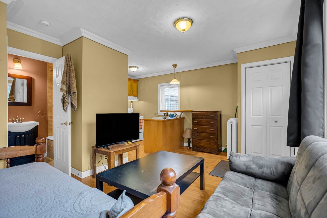 338 Nepean Street #4 - Photo 7 of 9