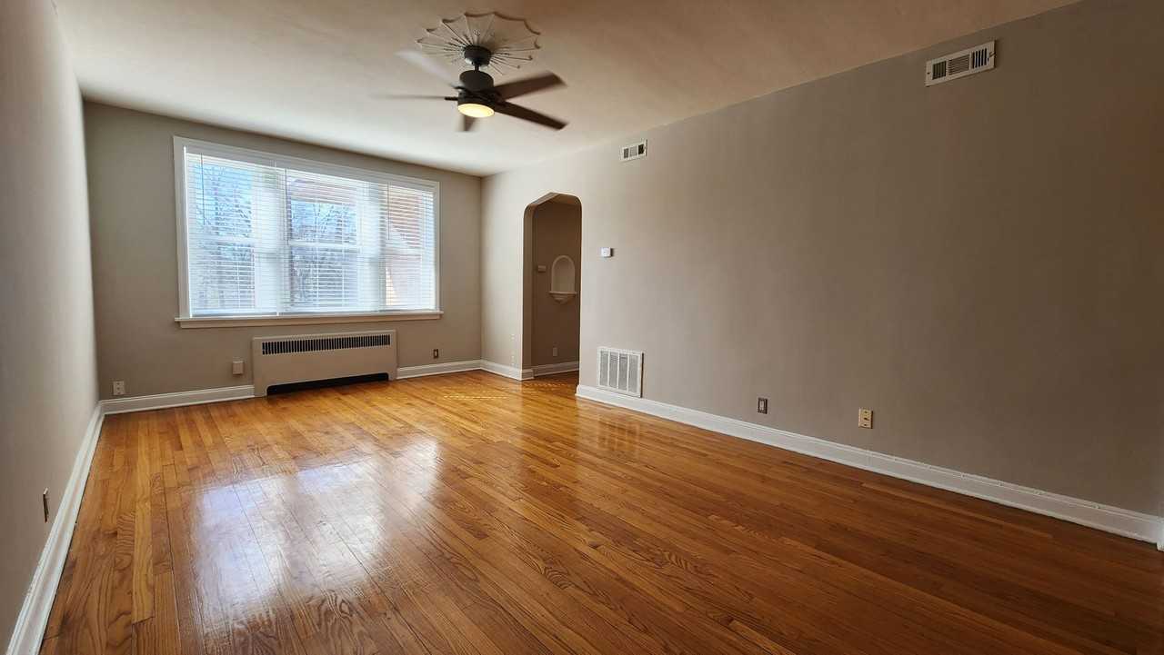 7512 Cromwell - Photo 5 of 13