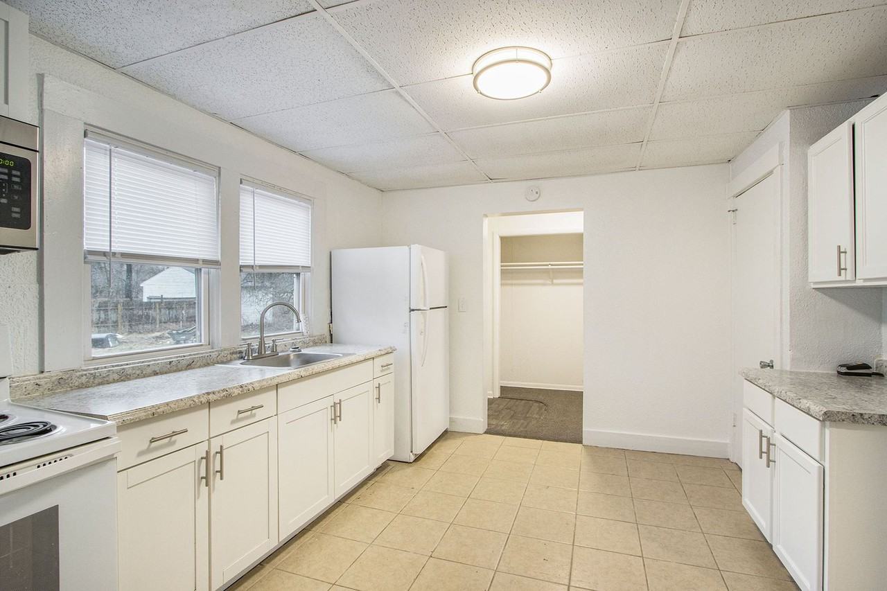 702 Fenimore Ave - Photo 6 of 18
