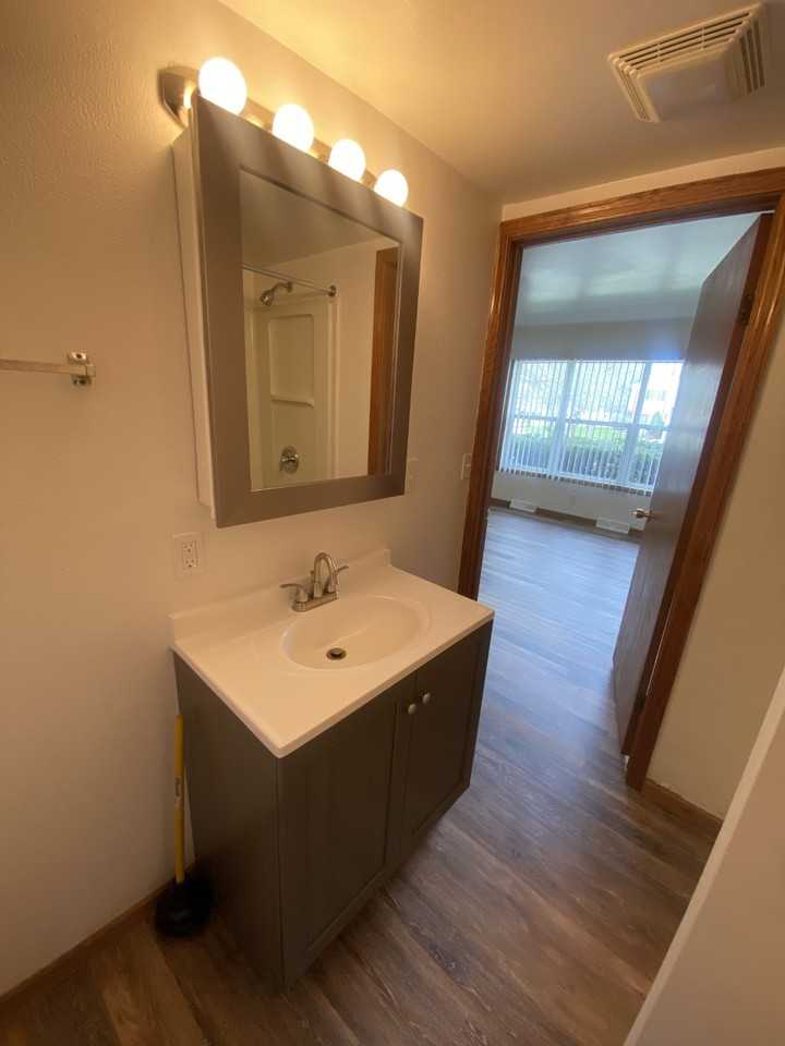 1033 West Fiedler Lane #1 - Photo 5 of 7