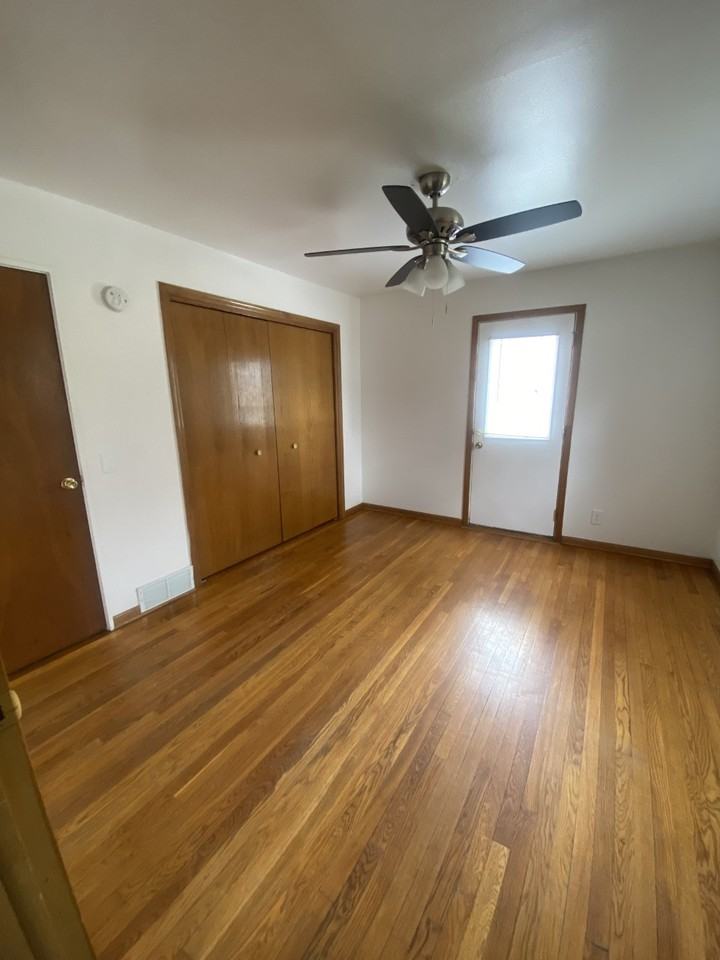 1033 West Fiedler Lane #1 - Photo 3 of 7