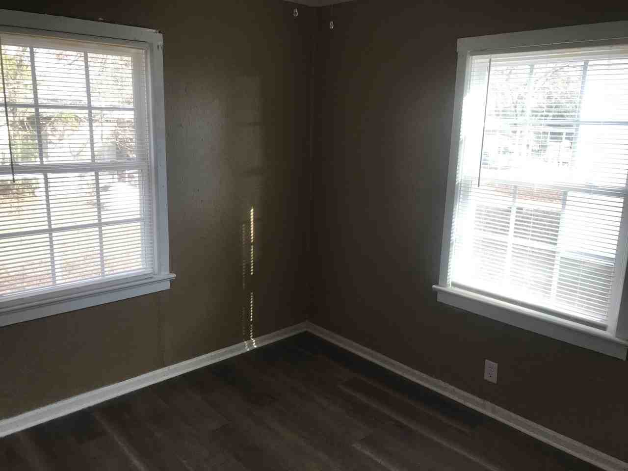 1204 Desmond Street - Photo 7 of 10