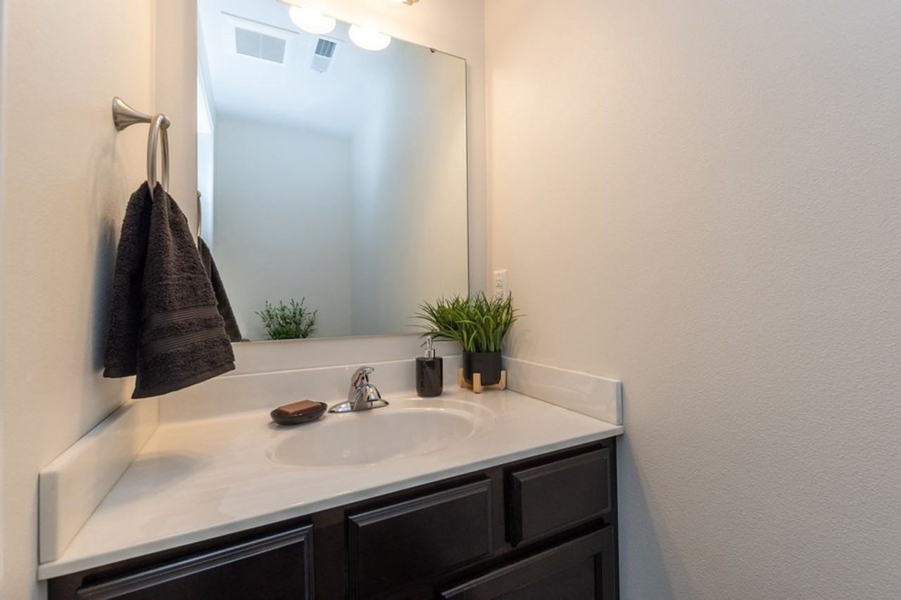 Dahnovan Estates - Photo 7 of 20