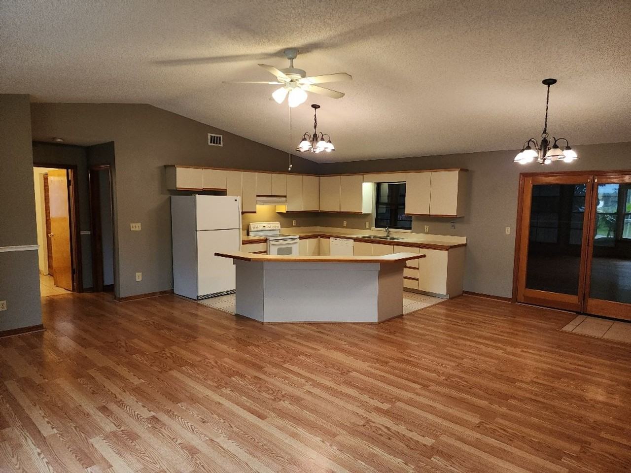 1916 Lime Tree Dr - Photo 2 of 12