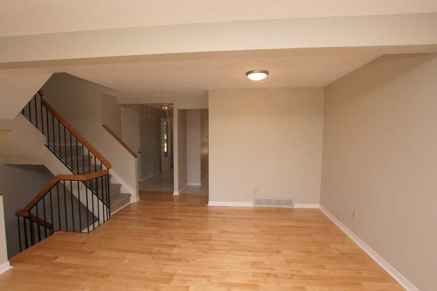 7909 Jeanne D'Arc Blvd N - Photo 2 of 11