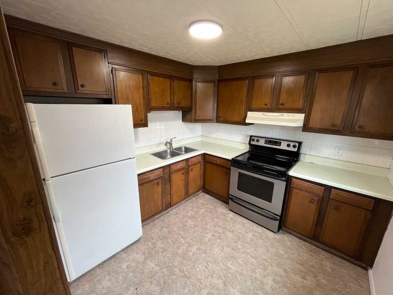 414 N Willow St - Photo 2 of 10