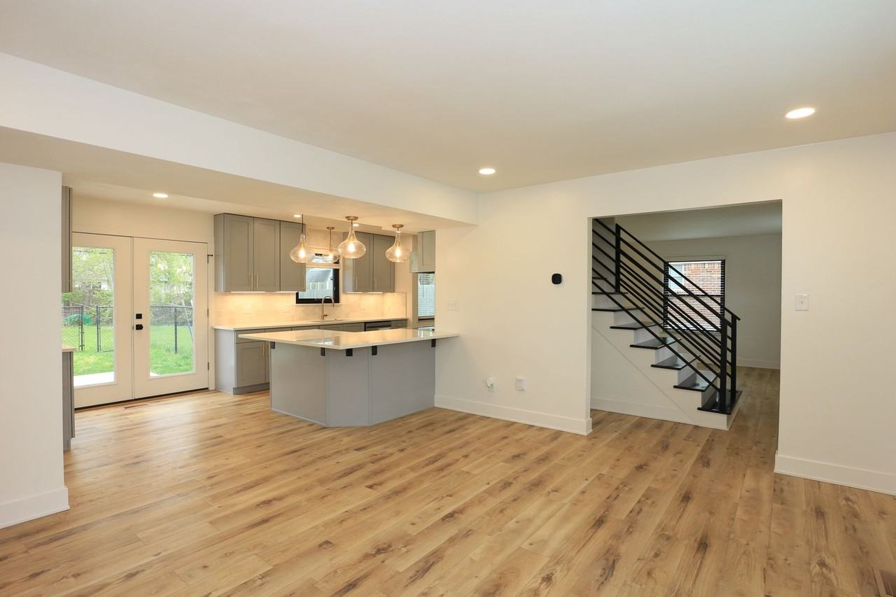 20 Wilson Dr - Photo 2 of 22
