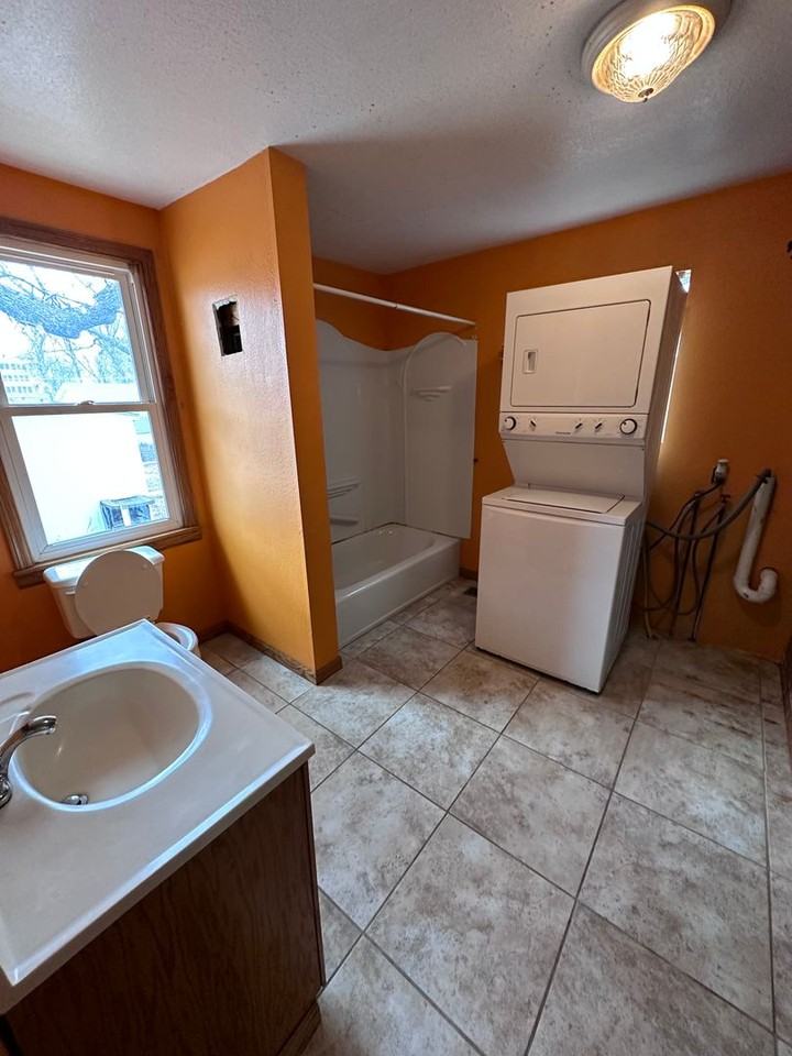 817 S 16th St - Photo 6 of 7