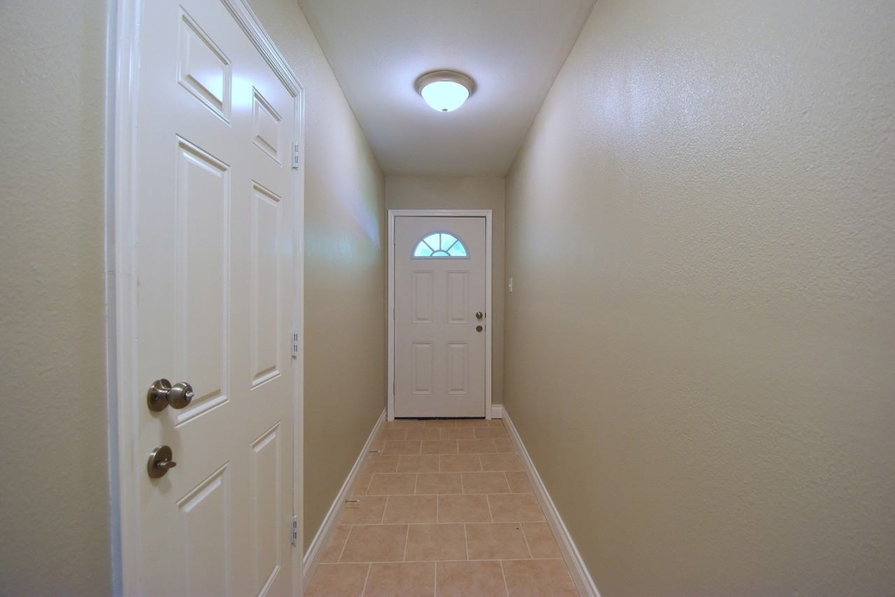 3615 Willie Way - Photo 3 of 23
