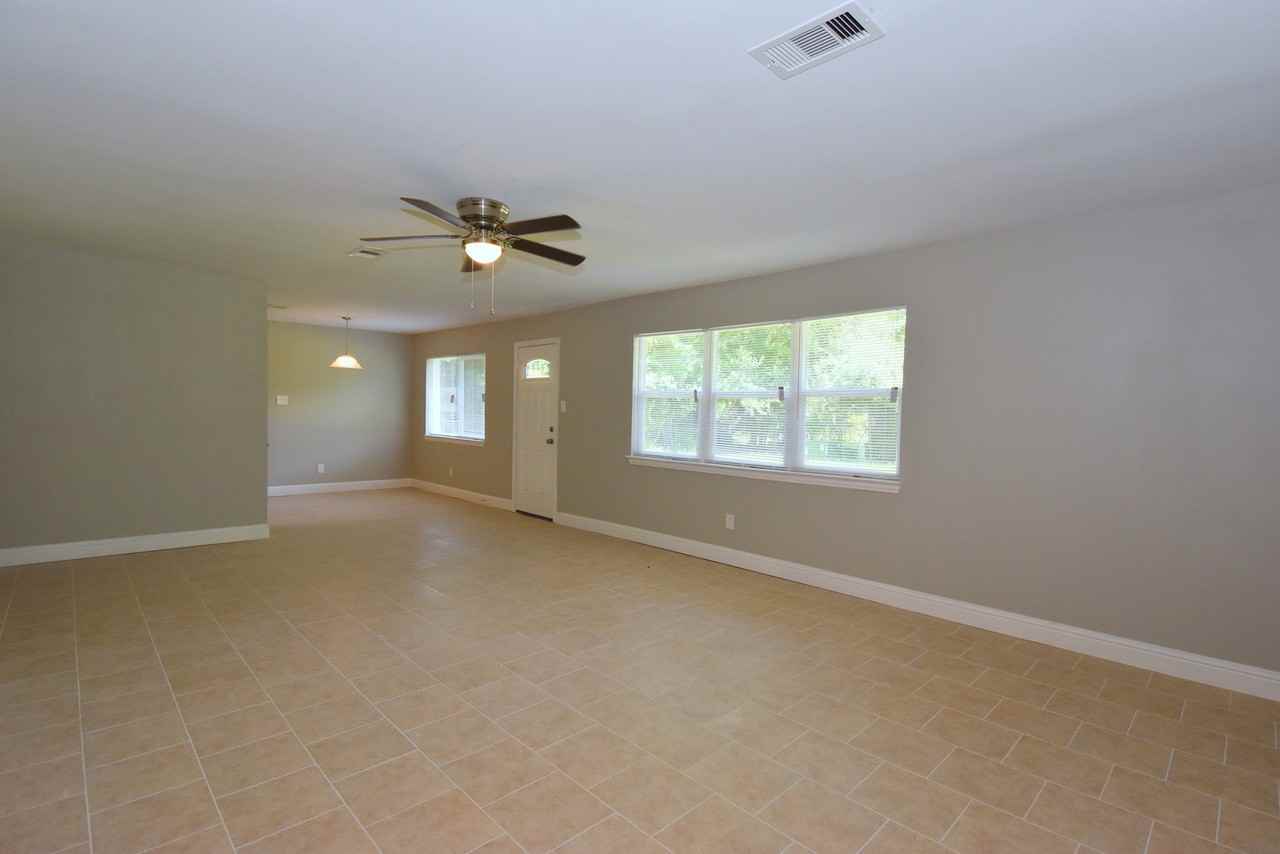3615 Willie Way - Photo 4 of 23
