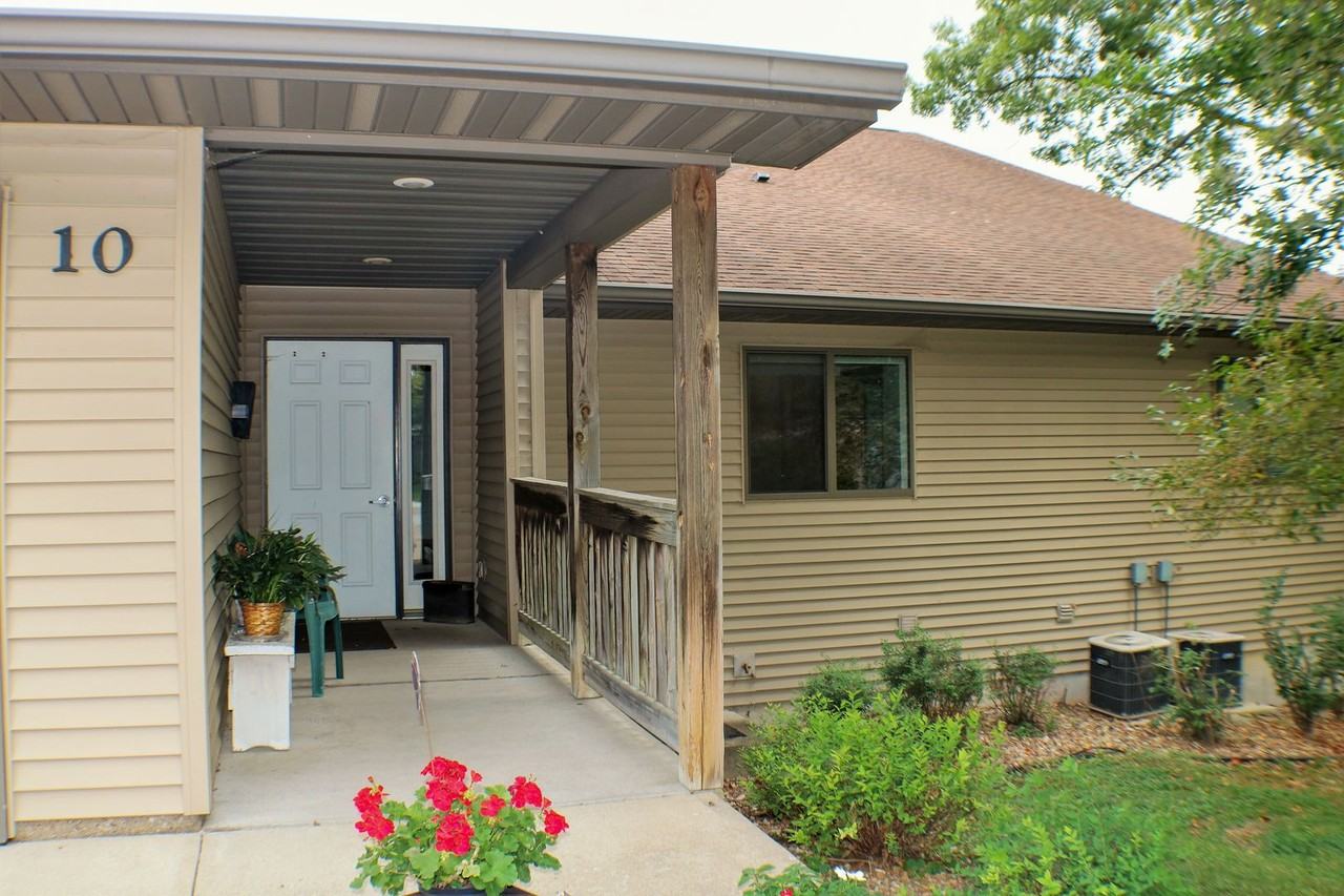 10 Green Mountain Drive - Photo 2 of 5