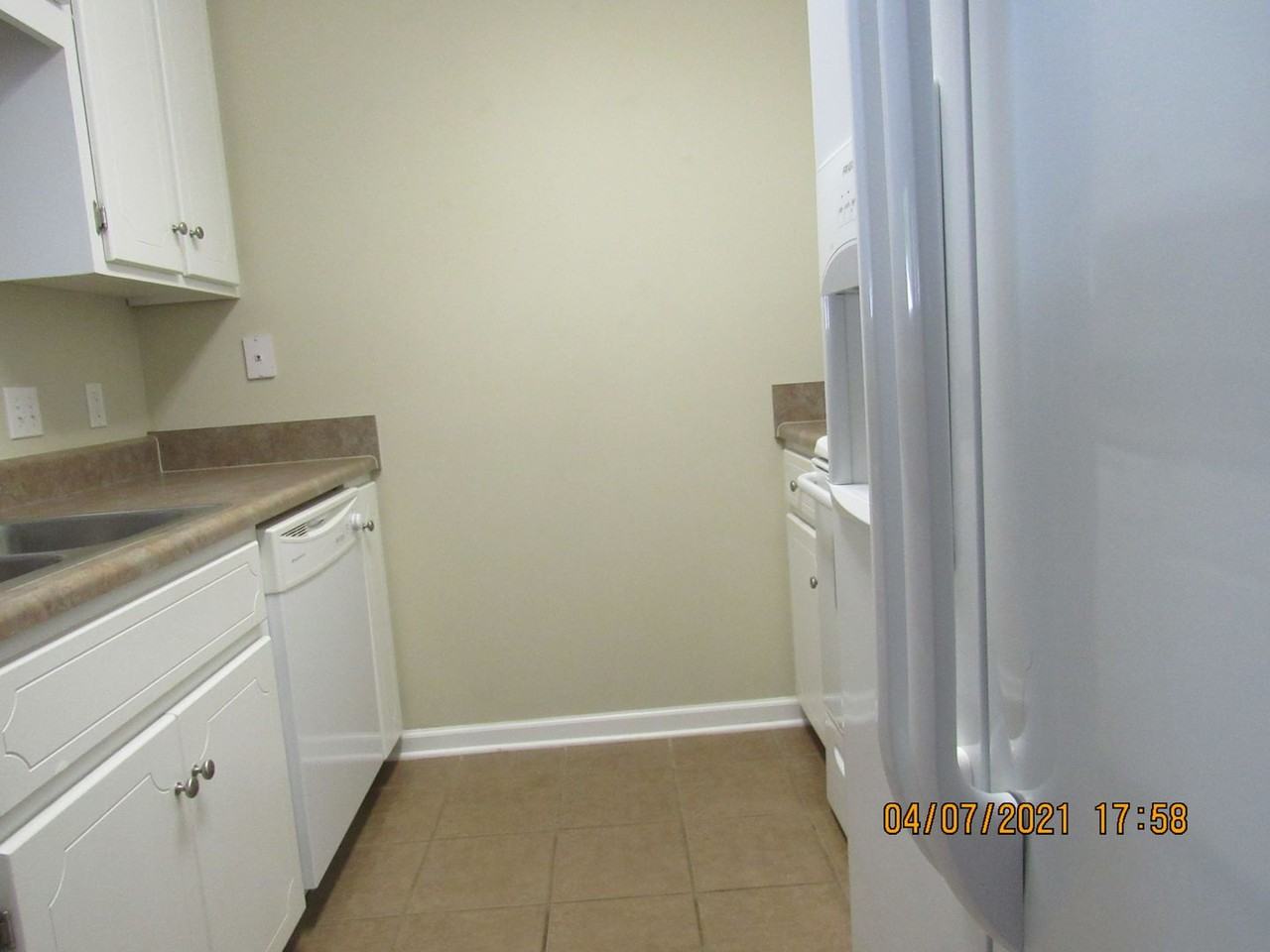 119 Winthrope Ln - Photo 2 of 11