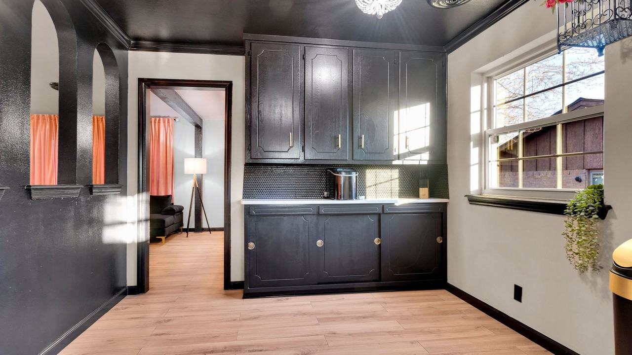 1107 Osage St - Photo 7 of 27