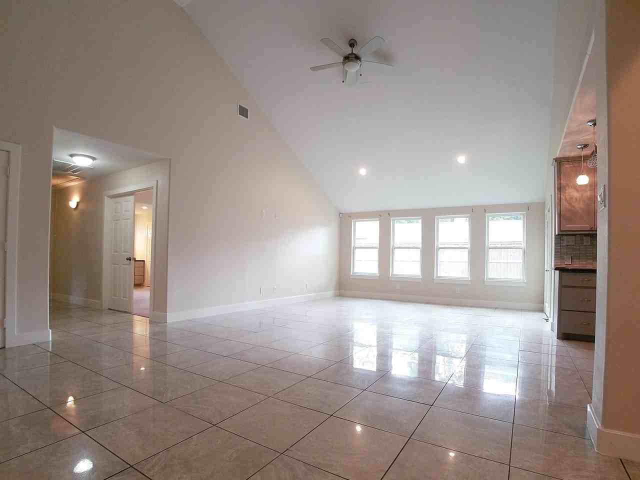 7211 Wind Dale St - Photo 4 of 19