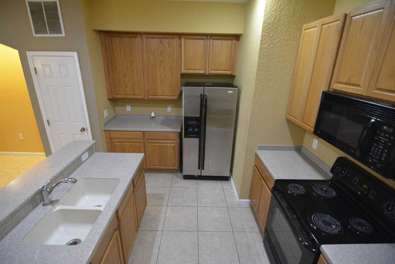 1316 Falling Star Ln - Photo 3 of 20