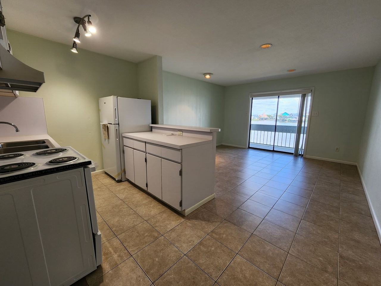 580 Pleasure Island Blvd - Photo 6 of 16