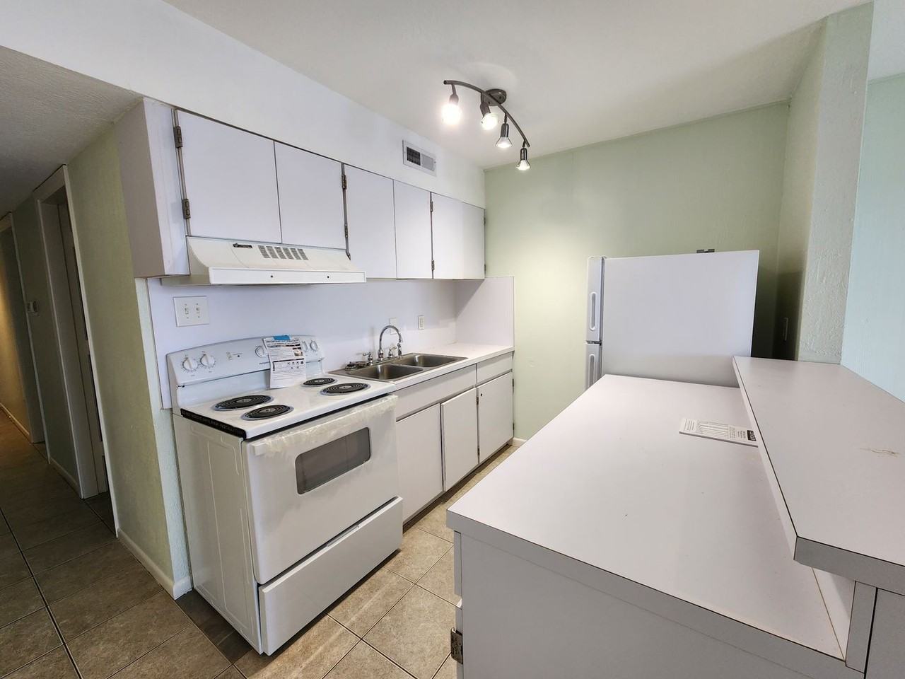 580 Pleasure Island Blvd - Photo 7 of 16