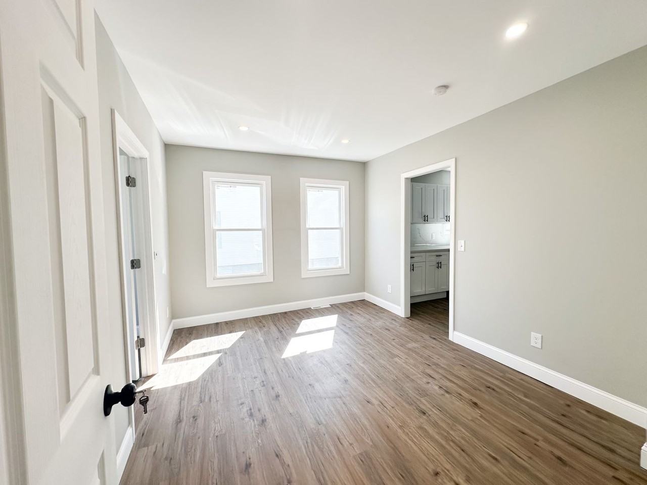 195/197 Shaw St - Photo 2 of 18