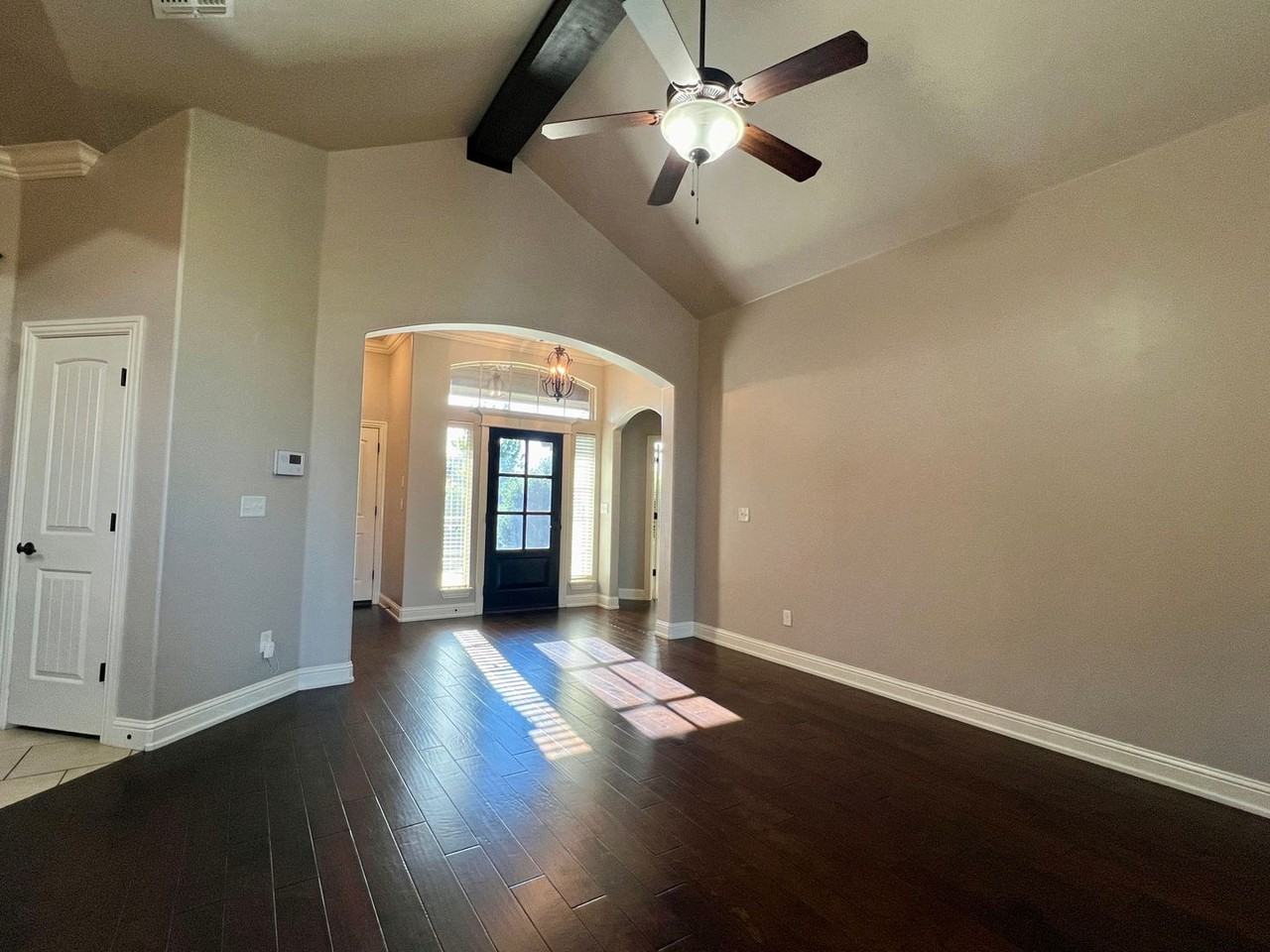 113 London Dr - Photo 5 of 24