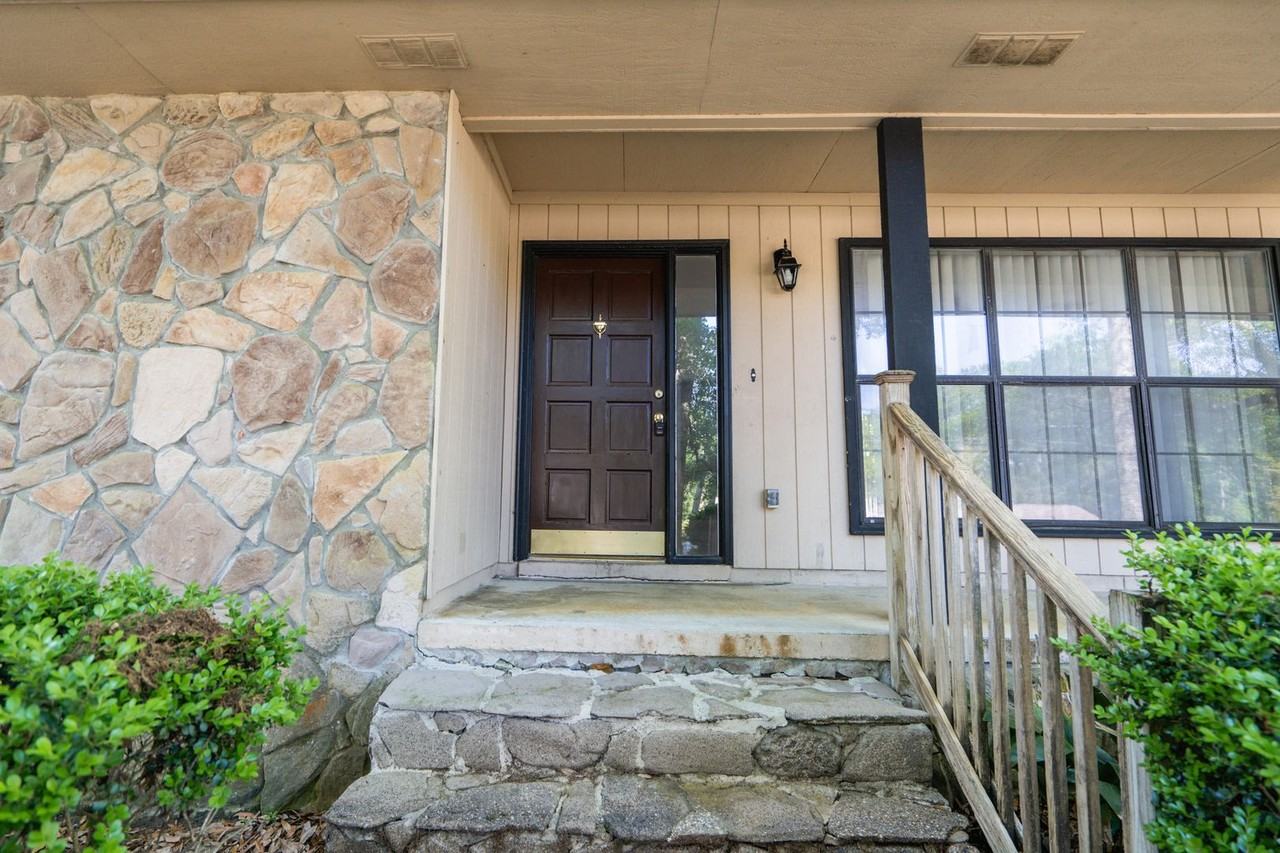 913 Blackwood Ave - Photo 3 of 46