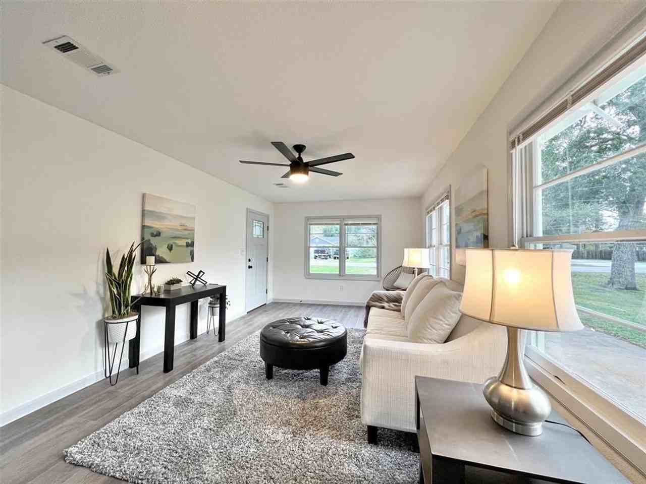 3213 12th St - Photo 3 of 16