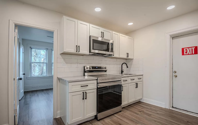 2101 N Tatnall St #2 - Photo 3 of 13