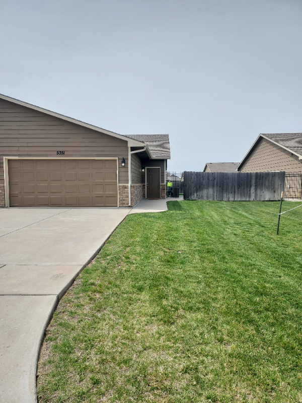 5351 N Cypress St - Photo 2 of 17