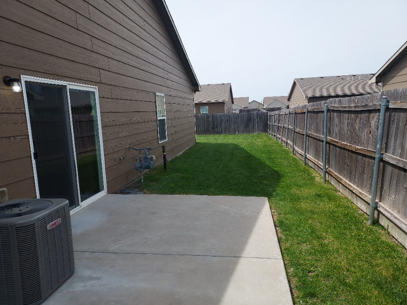 5351 N Cypress St - Photo 3 of 17