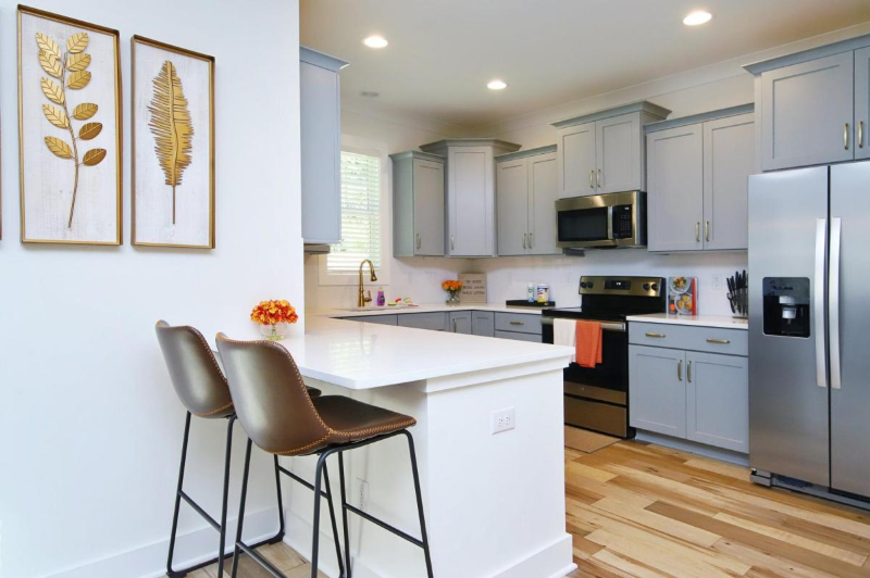 417 Como Dr - Photo 3 of 19