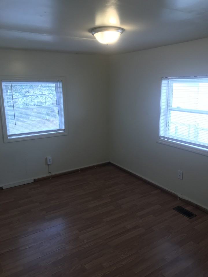 913 N Center St #NA - Photo 5 of 8