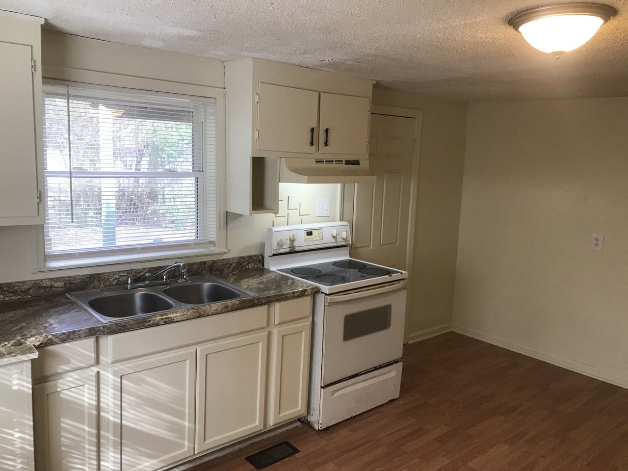 913 N Center St #NA - Photo 7 of 8