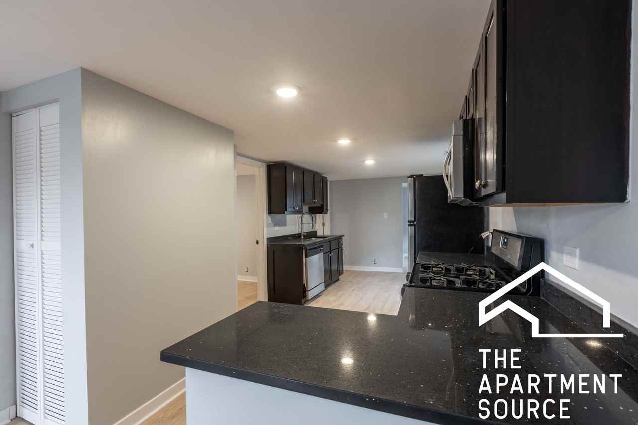 1437 W 16th St #2F - Photo 3 of 13