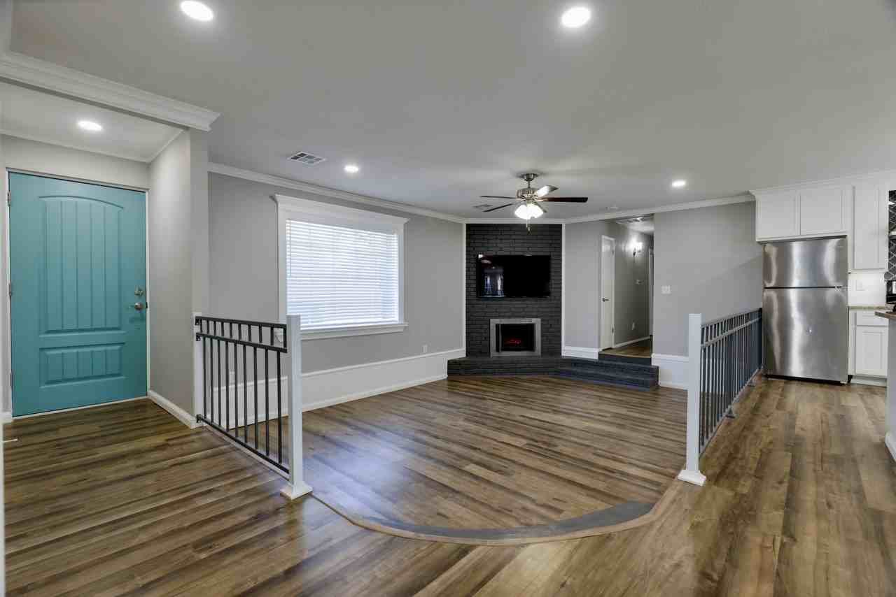 618 Foster Rd #NA - Photo 3 of 14