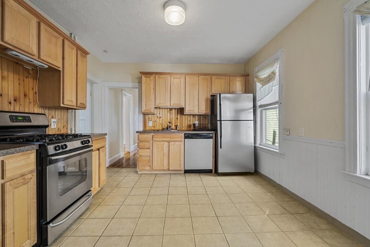 31 Harold St #1 - Photo 2 of 14