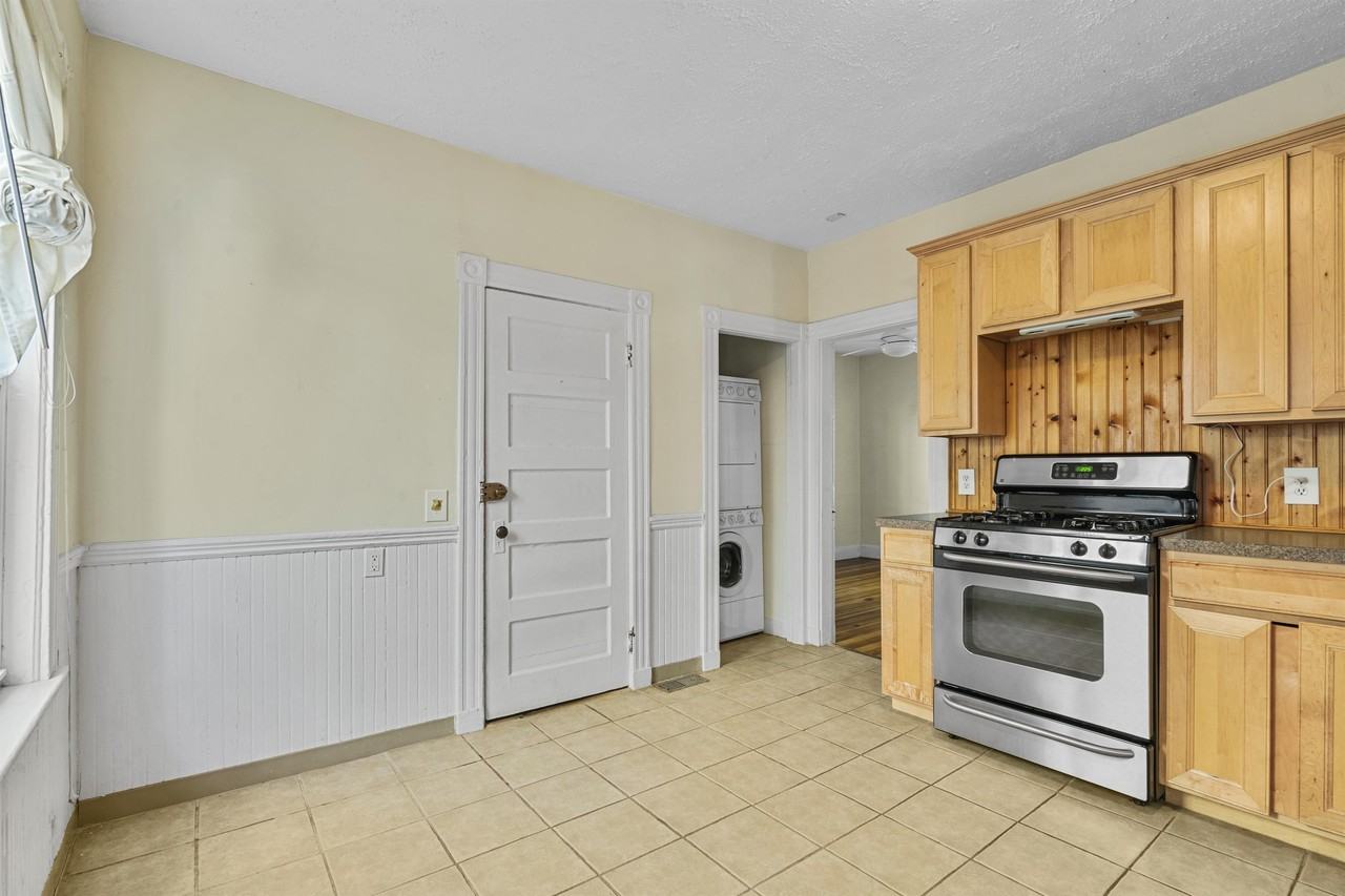 31 Harold St #1 - Photo 3 of 14