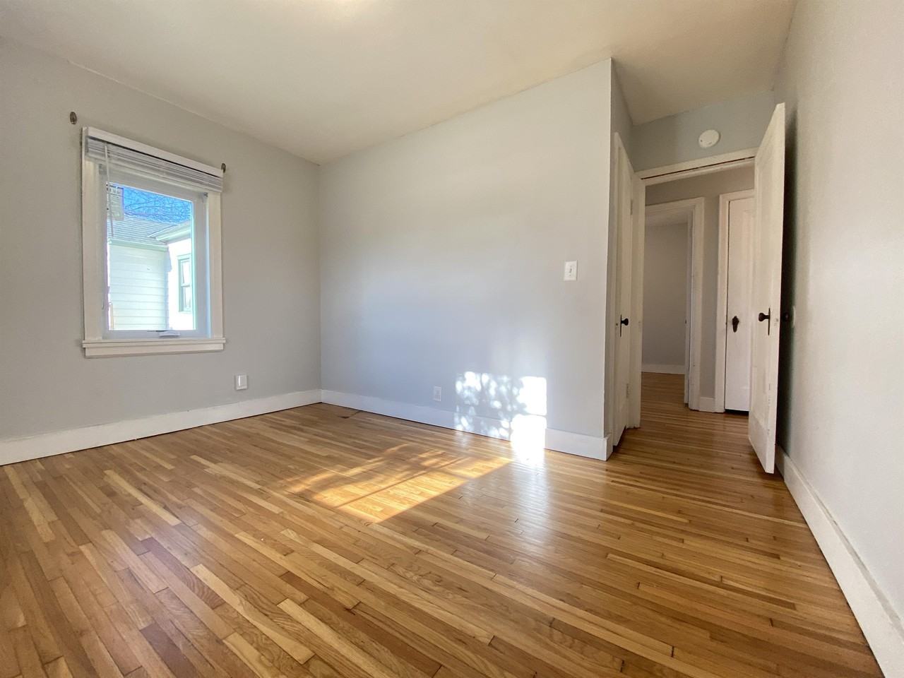 701 7th St Nw #1 - Photo 3 of 12