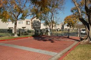 Corona Del Rey Apartments - Photo 2 of 9