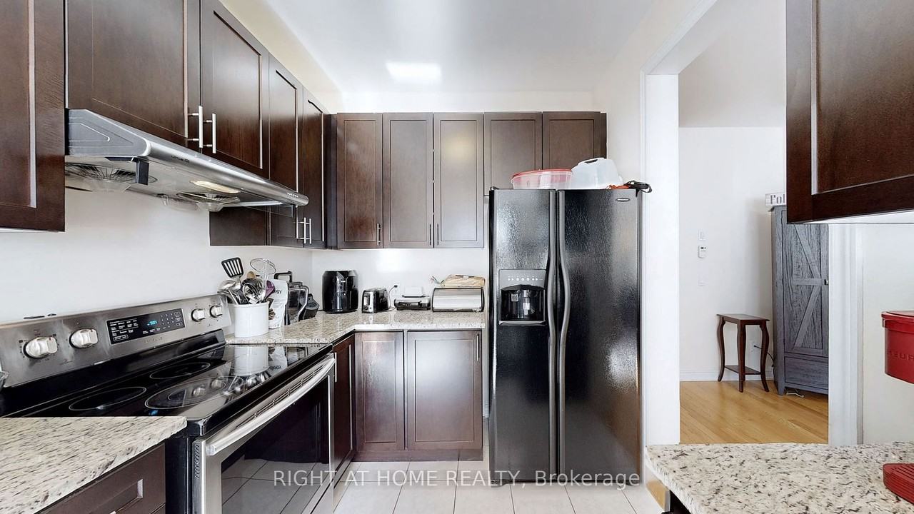 20 Capreol Avenue - Photo 2 of 6