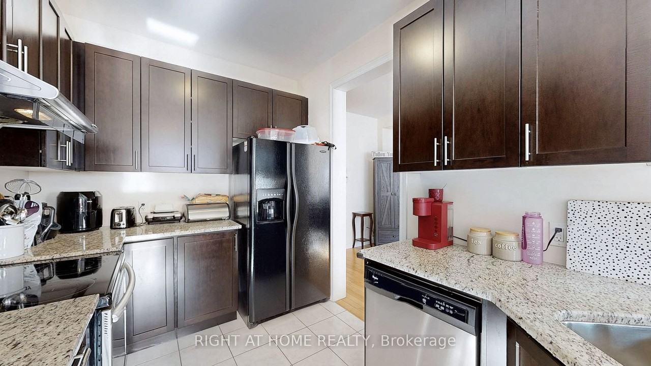 20 Capreol Avenue - Photo 3 of 6
