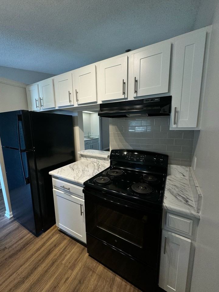 1278 Montecello Dr #B - Photo 3 of 15