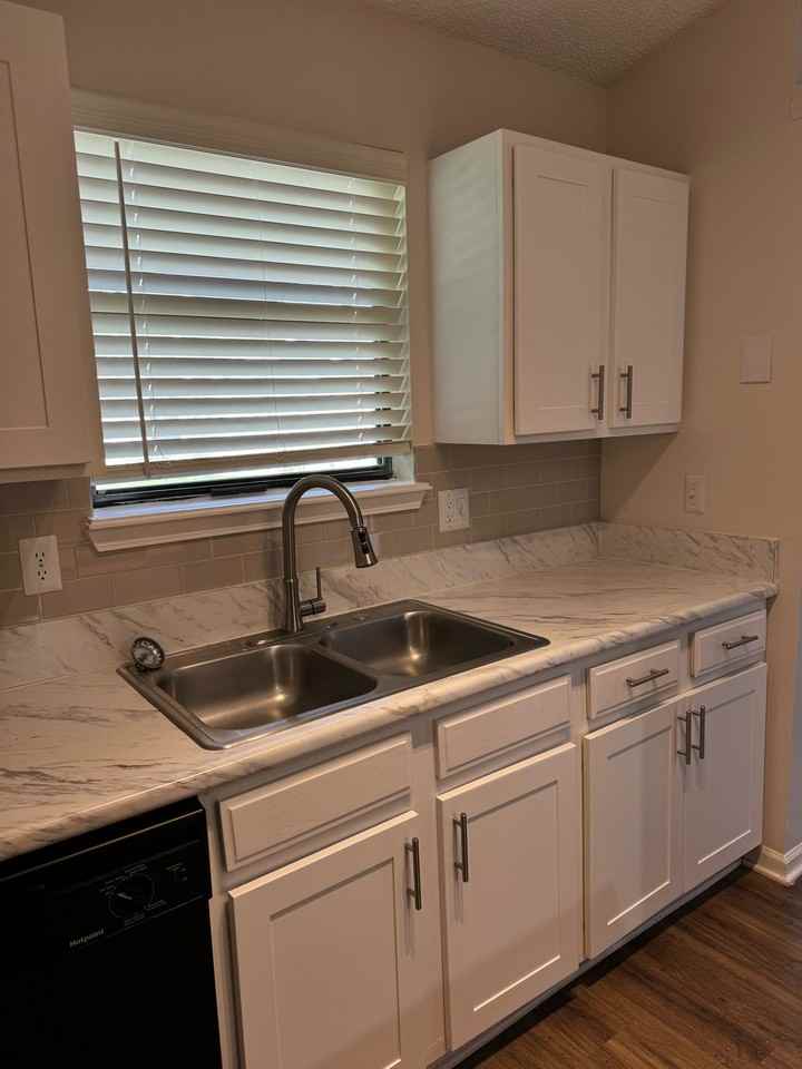 1278 Montecello Dr #B - Photo 5 of 15