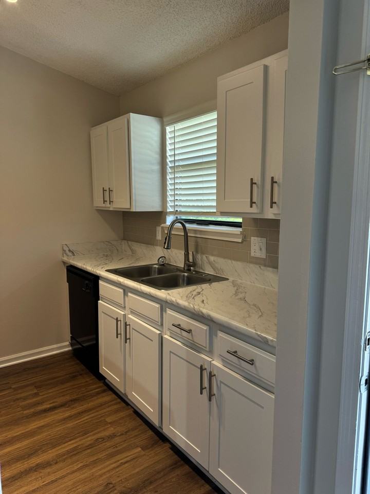 1278 Montecello Dr #B - Photo 6 of 15