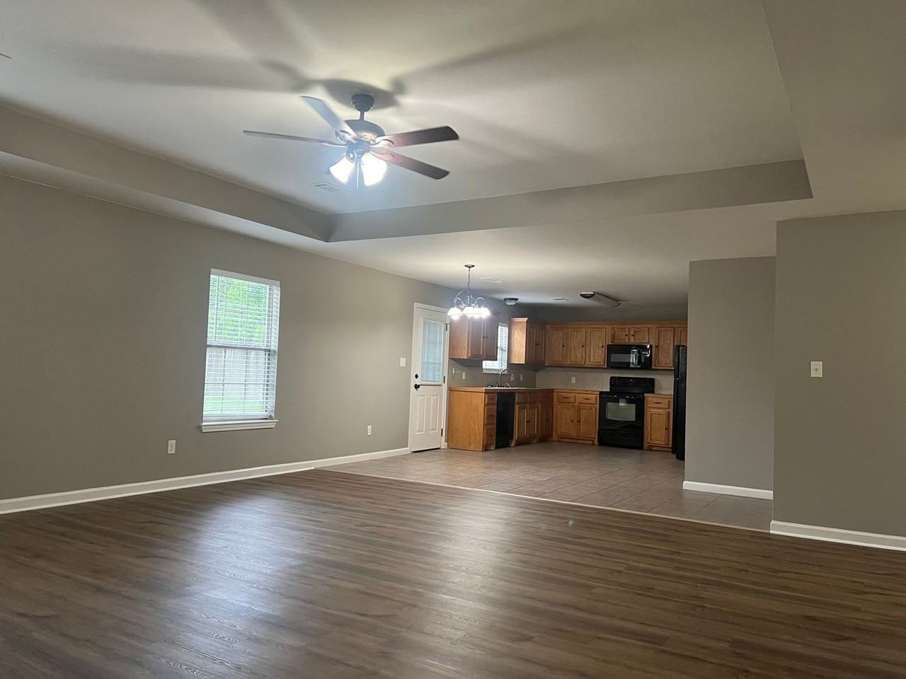 3318 Arkansas Dr - Photo 2 of 10