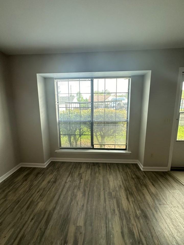228 Edith Way - Photo 5 of 25