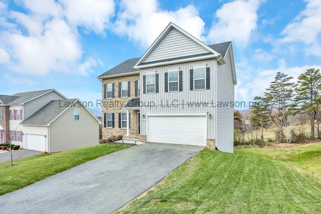 217 Edgemere Dr - Photo 2 of 31