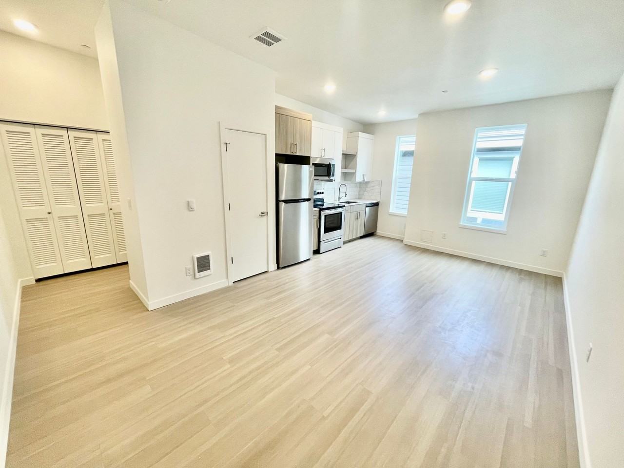 **Move-In Special: 4 WEEKS FREE RENT Upon Move-In!** | New Construction Luxury Apartments| - Photo 6 of 50