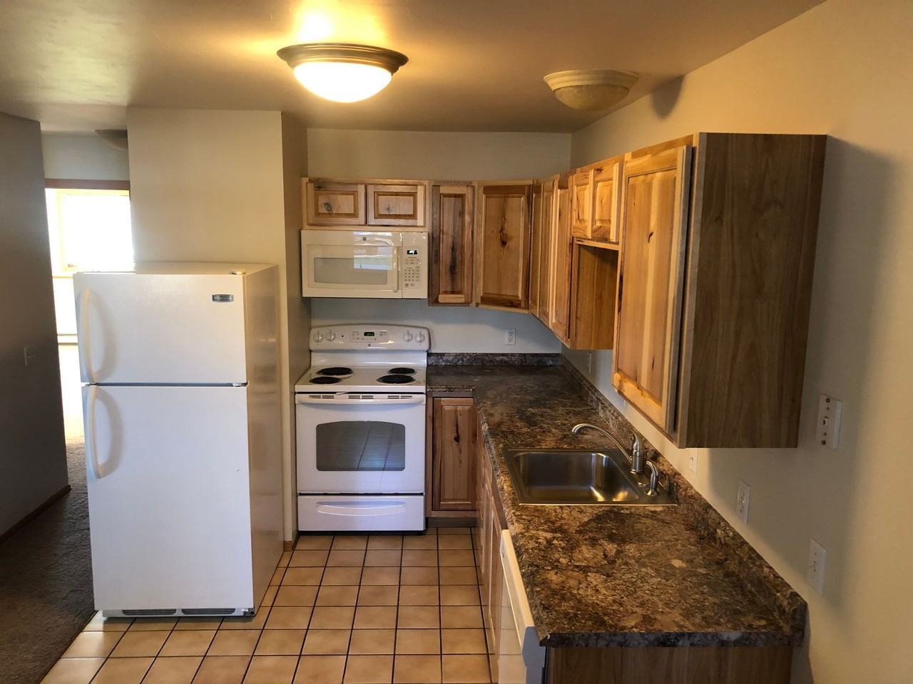 REI214 - Photo 3 of 50