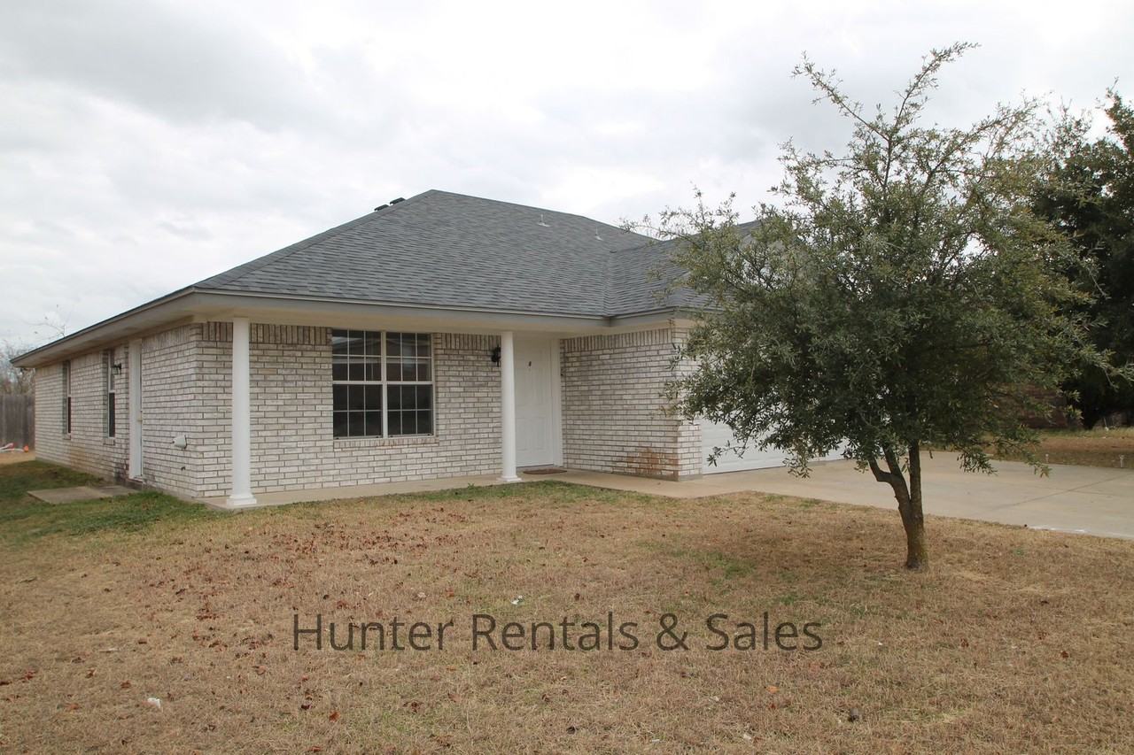 3208 Toledo Dr - Photo 2 of 21