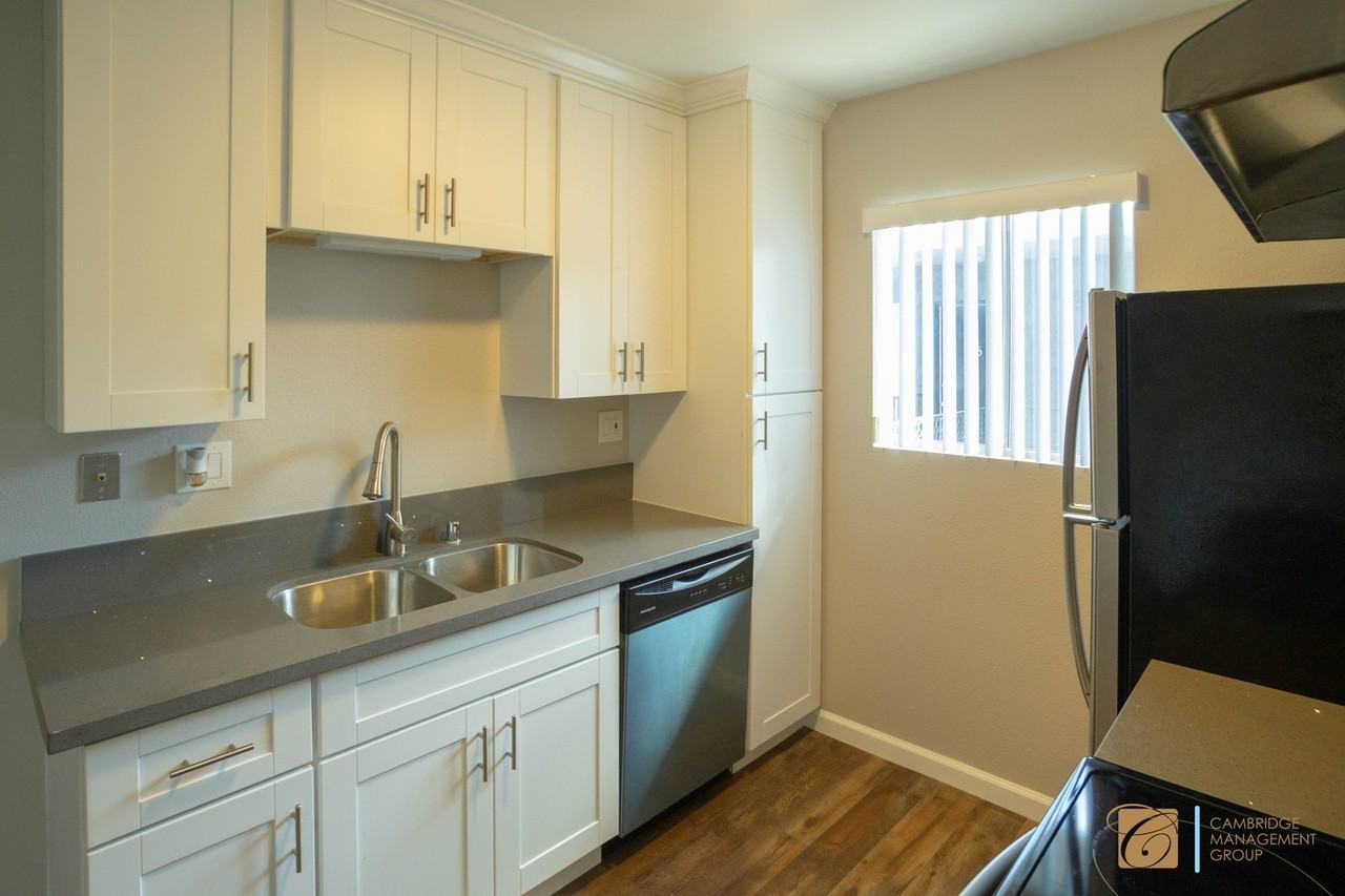 4763 33rd St - Photo 2 of 23